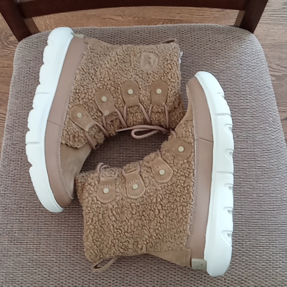 Sorel women's boots-NEW - Picture 3 of 7